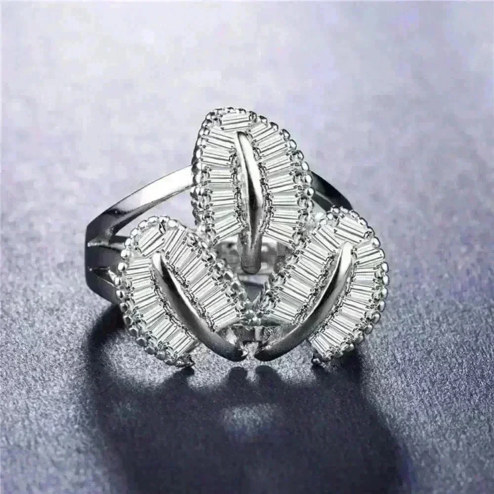🍁 New Creative Design 3 Leaf Shaped Luxury Ring, GPMB1498